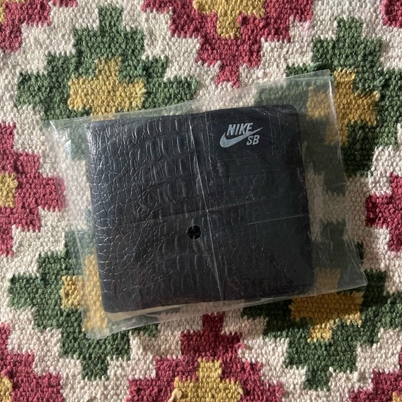 Stupid rare Nike sb leather wallet 2008 - Picture 1 of 5